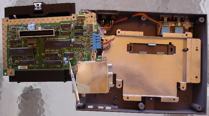 NES Lock Out Chip Mod 02.jpg