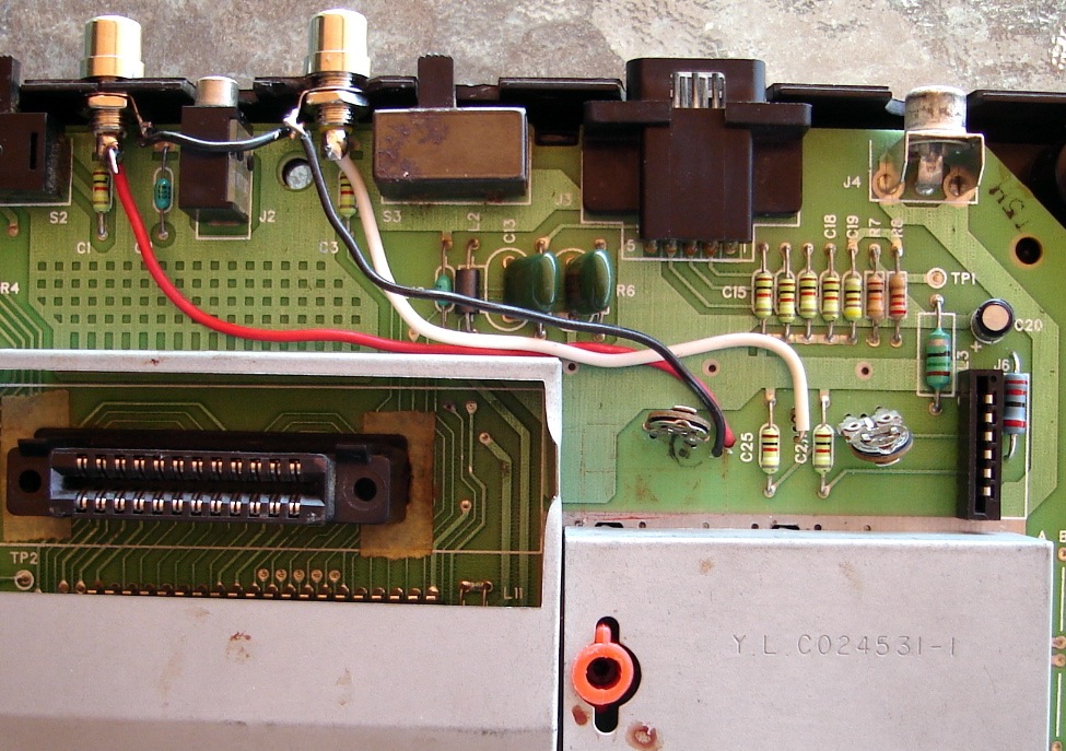 Atari 2600 JR PCB Composite Mod Closeup 03.jpg