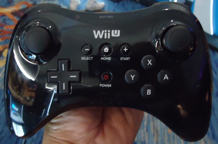 Nintendo Lounge Wii U Wireless Pro Classic Controller.jpg