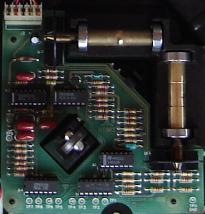 Atari 5200 Trakball CX53 Rollers Inside.jpg